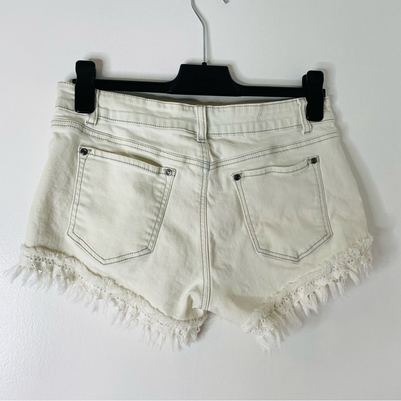 Hot Kiss Bleached Cici Jean Shorts - Picture 5 of 6